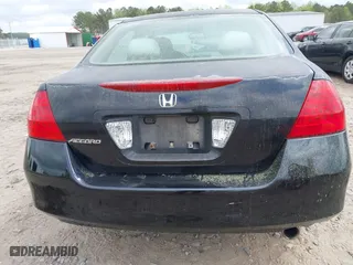 2006 Honda Accord Sdn LX SE with VIN 1HGCM56306A042513, listed as a IAAI auction lot 41926320 with 214,684 mi miles. Bid and sale history available at carsss.com. Image 16.