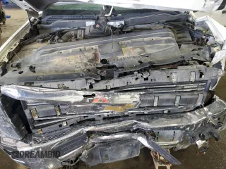 2015 Chevrolet Silverado 3500HD LT z VIN 1GC4KZC86FF132817, wystawiony jako Copart lot #56493565 z przebiegiem 288 917 mil mil oraz Szkody całkowita. Historia ofert i sprzedaży dostępna na DreamBid. Obrazek 11.