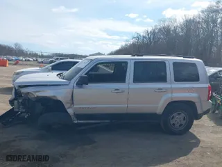 2012 Jeep Patriot Sport with VIN 1C4NJRBB9CD661724, listed as a IAAI auction lot 41704207 with 169,665 mi miles. Bid and sale history available at carsss.com. Image 14.