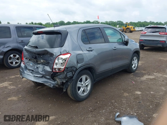 2020 Chevrolet Trax LS with VIN 3GNCJKSB3LL154785, listed as a IAAI auction lot 42523242 with 31,038 mi miles and . Bid and sale history available at DreamBid. Image 4.