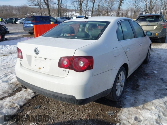2010 Volkswagen Jetta SE с VIN 3VWRX7AJ4AM030312, выставлен на аукционе IAAI как лот 41304990 с пробегом 204 910 миль миль и . История ставок и продаж доступна на DreamBid. Изображение 4.