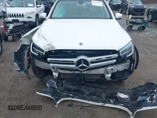 2020 Mercedes-Benz GLC 300 z VIN W1N0G8EB3LF850722, wystawiony jako IAAI lot #42143874 z przebiegiem 71 312 mil mil oraz . Historia ofert i sprzedaży dostępna na DreamBid. Obrazek 12.