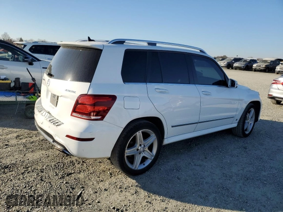 2013 Mercedes-Benz GLK 250 with VIN WDCGG0EB0DG131389, listed as a Copart auction lot 42382655 with 231,906 mi miles and Clean Title. Bid and sale history available at DreamBid. Image 3.