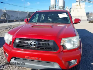 2014 Toyota Tacoma with VIN 5TFLU4EN5EX084179, listed as a IAAI auction lot 41398902 with 93,890 mi miles. Bid and sale history available at carsss.com. Image 12.