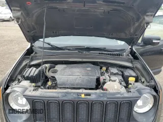 2017 Jeep Renegade Latitude with VIN ZACCJABBXHPF27614, listed as a Copart auction lot 59770505 with 95,981 mi miles and Salvage title. Bid and sale history available at DreamBid. Image 12.