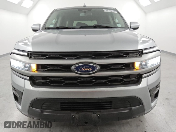 2024 Ford Expedition XLT with VIN 1FMJU1J84REA60278, listed as a Copart auction lot 49220535 with 25,363 mi miles and Clean Title. Bid and sale history available at carsss.com. Image 5.