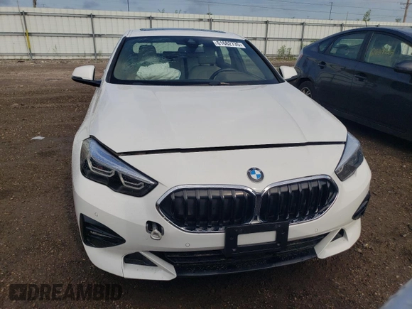 2021 BMW 2 Series 228i xDrive with VIN WBA73AK05M7H11134, listed as a Copart auction lot 61682735 with 21,901 mi miles and Salvage title. Bid and sale history available at DreamBid. Image 5.