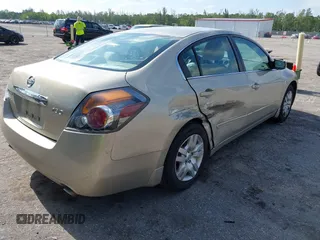 2010 Nissan Altima SL z VIN 1N4AL2AP3AN528824, wystawiony jako IAAI lot #42290404 z przebiegiem 115 014 mil mil oraz . Historia ofert i sprzedaży dostępna na DreamBid. Obrazek 6.