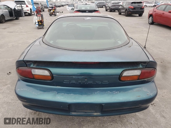 2000 Chevrolet Camaro Z28 z VIN 2G1FP22G3Y2113181, wystawiony jako Copart lot #53142765 z przebiegiem 191 379 mil mil oraz Czysty tytuł • Clean title. Historia ofert i sprzedaży dostępna na DreamBid. Obrazek 6.