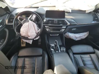 2021 BMW X4 M40i z VIN 5UX2V5C08M9F52562, wystawiony jako Copart lot #83665674 z przebiegiem Nie podano mil oraz Szkoda całkowita • Salvage title. Historia ofert i sprzedaży dostępna na DreamBid. Obrazek 8.