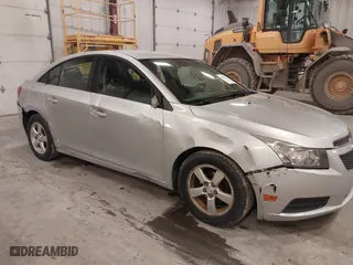 2014 Chevrolet Cruze 1LT with VIN 1G1PC5SB1E7119104, listed as a IAAI auction lot 41887771 with 173,734 mi miles. Bid and sale history available at carsss.com. Image 6.