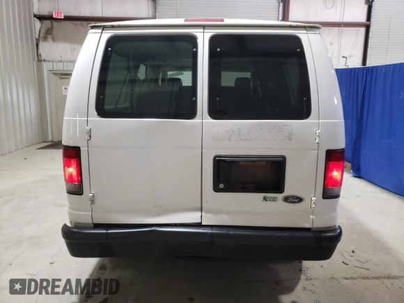 2009 Ford Econoline Passenger XL z VIN 1FMNE11W59DA81563, wystawiony jako Copart lot #54189524 z przebiegiem 81 649 mil mil oraz Czysty tytuł • Clean title. Historia ofert i sprzedaży dostępna na DreamBid. Obrazek 6.