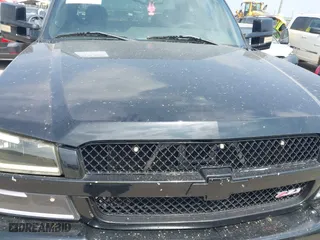 2003 Chevrolet Silverado 1500 LS with VIN 2GCEK19T231190833, listed as a IAAI auction lot 41963694 with 170,373 mi miles. Bid and sale history available at carsss.com. Image 6.