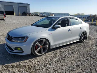 2017 Volkswagen Jetta GLI z VIN 3VW5T7AJ6HM335492, wystawiony jako Copart lot #53180855 z przebiegiem 138 348 mil mil oraz Szkoda całkowita • Salvage title. Historia ofert i sprzedaży dostępna na DreamBid. Obrazek 1.