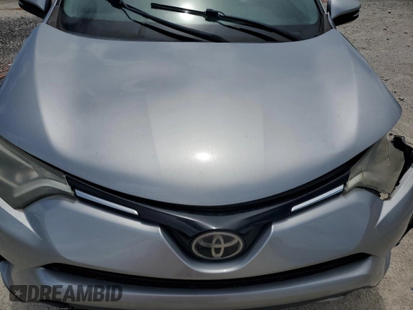 2018 Toyota RAV4 XLE z VIN 2T3WFREVXJW449975, wystawiony jako Copart lot #63962615 z przebiegiem 78 410 mil mil oraz Szkoda całkowita • Salvage title. Historia ofert i sprzedaży dostępna na DreamBid. Obrazek 12.