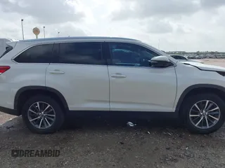 2019 Toyota Highlander SE with VIN 5TDKZRFH0KS557636, listed as a IAAI auction lot 42601100 with 107,922 mi miles and . Bid and sale history available at DreamBid. Image 14.