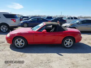 2001 Mazda MX-5 Miata z VIN JM1NB353910201434, wystawiony jako IAAI lot #41817576 z przebiegiem 209 104 mil mil oraz . Historia ofert i sprzedaży dostępna na DreamBid. Obrazek 14.