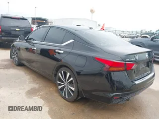 2019 Nissan Altima 2.5 Platinum with VIN 1N4BL4FV2KC207507, listed as a IAAI auction lot 41537675 with 69,872 mi miles. Bid and sale history available at carsss.com. Image 3.