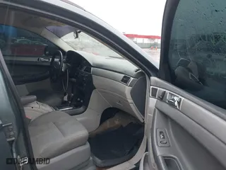 2007 Chrysler Pacifica with VIN 2A8GM48L27R328313, listed as a IAAI auction lot 42020047 with 186,701 mi miles. Bid and sale history available at carsss.com. Image 5.
