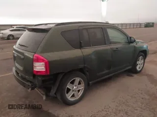2007 Jeep Compass Sport with VIN 1J8FT47W77D221755, listed as a IAAI auction lot 41826458 with 205,072 mi miles. Bid and sale history available at carsss.com. Image 4.