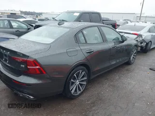 2022 Volvo S60 Momentum with VIN 7JRL12FZXNG178042, listed as a IAAI auction lot 41174675 with 19,947 mi miles. Bid and sale history available at carsss.com. Image 4.