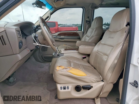 2000 Ford Excursion Limited с VIN 1FMNU42SXYEC01446, выставлен на аукционе Copart как лот 58023065 с пробегом 233 341 миль миль и Списание • Salvage title. История ставок и продаж доступна на DreamBid. Изображение 7.