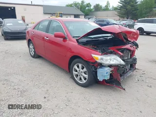 2011 Toyota Camry LE z VIN 4T4BF3EK2BR215024, wystawiony jako IAAI lot #42378633 z przebiegiem 71 749 mil mil oraz . Historia ofert i sprzedaży dostępna na DreamBid. Obrazek 1.