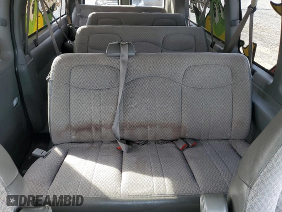 2006 Chevrolet Express Passenger with VIN 1GAHG39U261200900, listed as a Copart auction lot 81040404 with 68,221 mi miles and Salvage title. Bid and sale history available at DreamBid. Image 11.