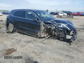 2020 Porsche Cayenne with VIN WP1AA2AY7LDA05290, listed as a Copart auction lot 50330835 with 70,155 mi miles and Salvage title. Bid and sale history available at DreamBid. Image 4.