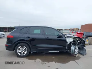2016 Porsche Cayenne z VIN WP1AA2A29GLA00762, wystawiony jako IAAI lot #41963152 z przebiegiem 60 503 mil mil oraz . Historia ofert i sprzedaży dostępna na DreamBid. Obrazek 14.