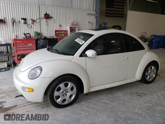 2005 Volkswagen New Beetle Coupe GLS with VIN 3VWCR31C95M402615, listed as a Copart auction lot 87326254 with 159,843 mi miles and Salvage Title. Bid and sale history available at carsss.com. Image 1.