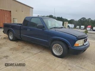 2003 GMC Sonoma SLS with VIN 1GTCS19XX38283560, listed as a Copart auction lot 44261795 with 111,720 mi miles and Clean Title. Bid and sale history available at carsss.com. Image 4.