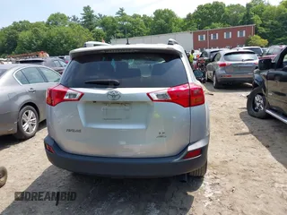 2015 Toyota RAV4 LE с VIN JTMBFREVXFD121443, выставлен на аукционе IAAI как лот 42485777 с пробегом 134 527 миль миль и . История ставок и продаж доступна на DreamBid. Изображение 17.