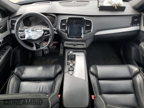 2021 Volvo XC90 R-Design with VIN YV4BR0CM6M1683266, listed as a Copart auction lot 55393944 with 31,584 mi miles and Salvage Title. Bid and sale history available at carsss.com. Image 8.