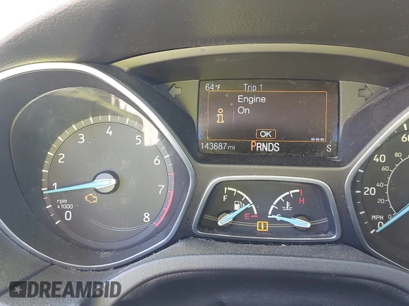 2018 Ford Focus SE z VIN 1FADP3FE1JL238012, wystawiony jako IAAI lot #42185232 z przebiegiem 143 687 mil mil oraz . Historia ofert i sprzedaży dostępna na DreamBid. Obrazek 7.