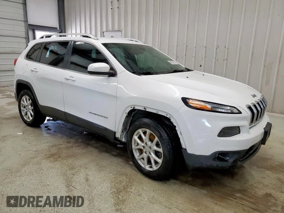 2018 Jeep Cherokee Latitude Plus with VIN 1C4PJLLB1JD542597, listed as a Copart auction lot 61545105 with 218,442 mi miles and Clean title. Bid and sale history available at DreamBid. Image 4.