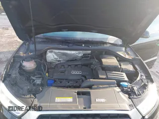 2018 Audi Q3 Premium Plus z VIN WA1HCCFS3JR022277, wystawiony jako IAAI lot #42468345 z przebiegiem 78 225 mil mil oraz . Historia ofert i sprzedaży dostępna na DreamBid. Obrazek 10.