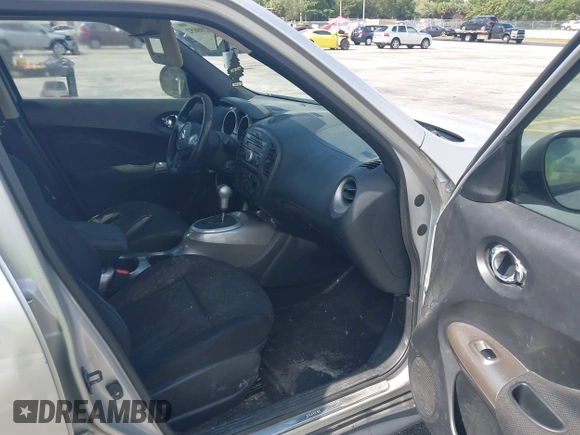 2014 Nissan Juke S with VIN JN8AF5MR5ET351215, listed as a IAAI auction lot 42208852 with 127,340 mi miles. Bid and sale history available at carsss.com. Image 5.