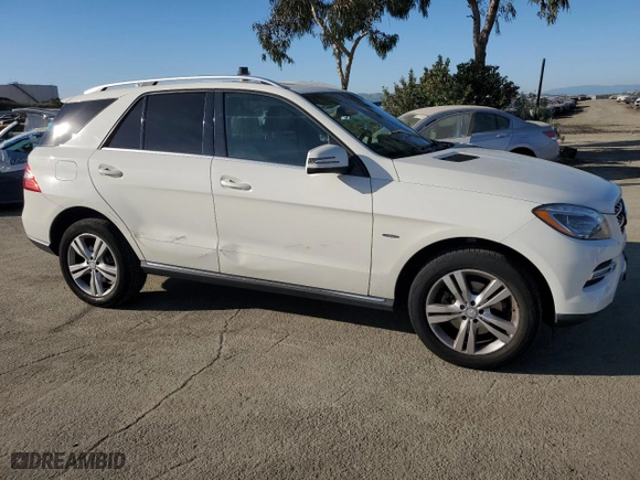 2012 Mercedes-Benz M-Class ML 350 with VIN 4JGDA5HB9CA052867, listed as a Copart auction lot 44408675 with 95,620 mi miles and Salvage Title. Bid and sale history available at carsss.com. Image 4.