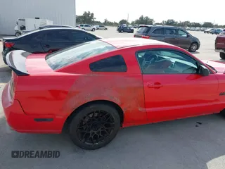 2006 Ford Mustang GT Deluxe with VIN 1ZVFT82H465211066, listed as a IAAI auction lot 41572368 with 84,389 mi miles. Bid and sale history available at carsss.com. Image 17.