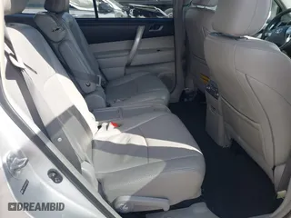 2011 Toyota Highlander with VIN 5TDZK3EH0BS036157, listed as a IAAI auction lot 41589348 with 182,005 mi miles. Bid and sale history available at carsss.com. Image 8.