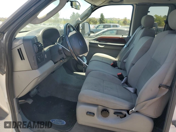 2006 Ford F-250 XL z VIN 1FTSX21P86EC90074, wystawiony jako Copart lot #62201065 z przebiegiem 96 051 mil mil oraz Szkoda całkowita • Salvage title. Historia ofert i sprzedaży dostępna na DreamBid. Obrazek 7.