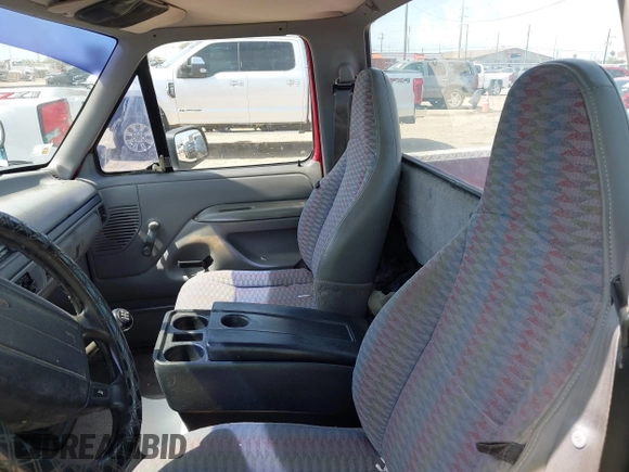 1995 Ford F-150 z VIN 1FTEF15YXSLB16753, wystawiony jako IAAI lot #42479261 z przebiegiem 164 903 mil mil oraz . Historia ofert i sprzedaży dostępna na DreamBid. Obrazek 8.