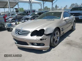 2005 Mercedes-Benz SL 500 z VIN WDBSK75F75F090730, wystawiony jako IAAI lot #42278730 z przebiegiem 83 765 mil mil oraz . Historia ofert i sprzedaży dostępna na DreamBid. Obrazek 18.