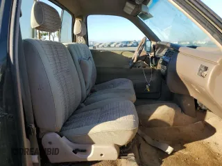 1993 Toyota T100 z VIN JT4VD10C2P0007486, wystawiony jako Copart lot #77669724 z przebiegiem 150 936 mil mil oraz Tytuł czysty. Historia ofert i sprzedaży dostępna na DreamBid. Obrazek 10.