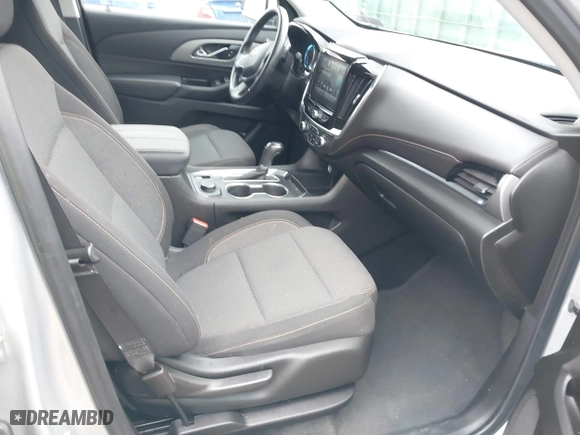 2019 Chevrolet Traverse LT Cloth with VIN 1GNEVGKWXKJ305057, listed as a IAAI auction lot 41667433 with 66,389 mi miles. Bid and sale history available at carsss.com. Image 5.