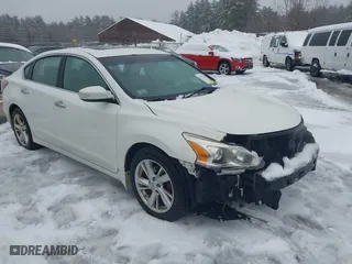 2013 Nissan Altima 2.5 SL with VIN 1N4AL3AP4DN424983, listed as a IAAI auction lot 41572960 with 207,227 mi miles. Bid and sale history available at carsss.com. Image 1.