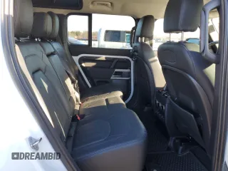 2021 Land Rover Defender SE z VIN SALEP7RU3M2051477, wystawiony jako Copart lot #44318715 z przebiegiem 55 970 mil mil oraz Czysty tytuł • Clean title. Historia ofert i sprzedaży dostępna na DreamBid. Obrazek 11.