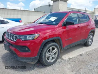 2024 Jeep Compass Latitude с VIN 3C4NJDBN4RT604668, выставлен на аукционе IAAI как лот 42708921 с пробегом 40 072 миль миль и . История ставок и продаж доступна на DreamBid. Изображение 17.
