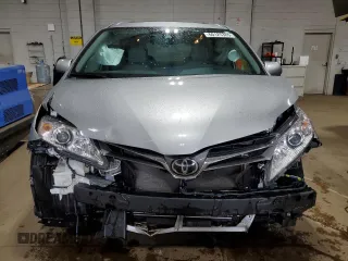 2020 Toyota Sienna XLE with VIN 5TDDZ3DC7LS251760, listed as a Copart auction lot 60125385 with 62,326 mi miles and Salvage title. Bid and sale history available at DreamBid. Image 5.